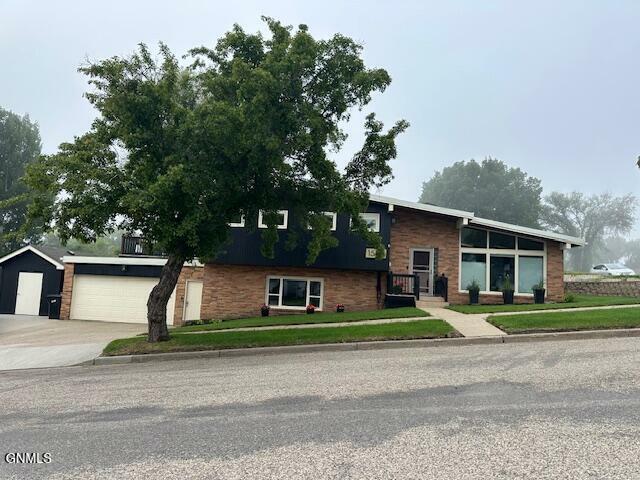 1503 Hanaford Avenue  Bismarck ND 58501 photo