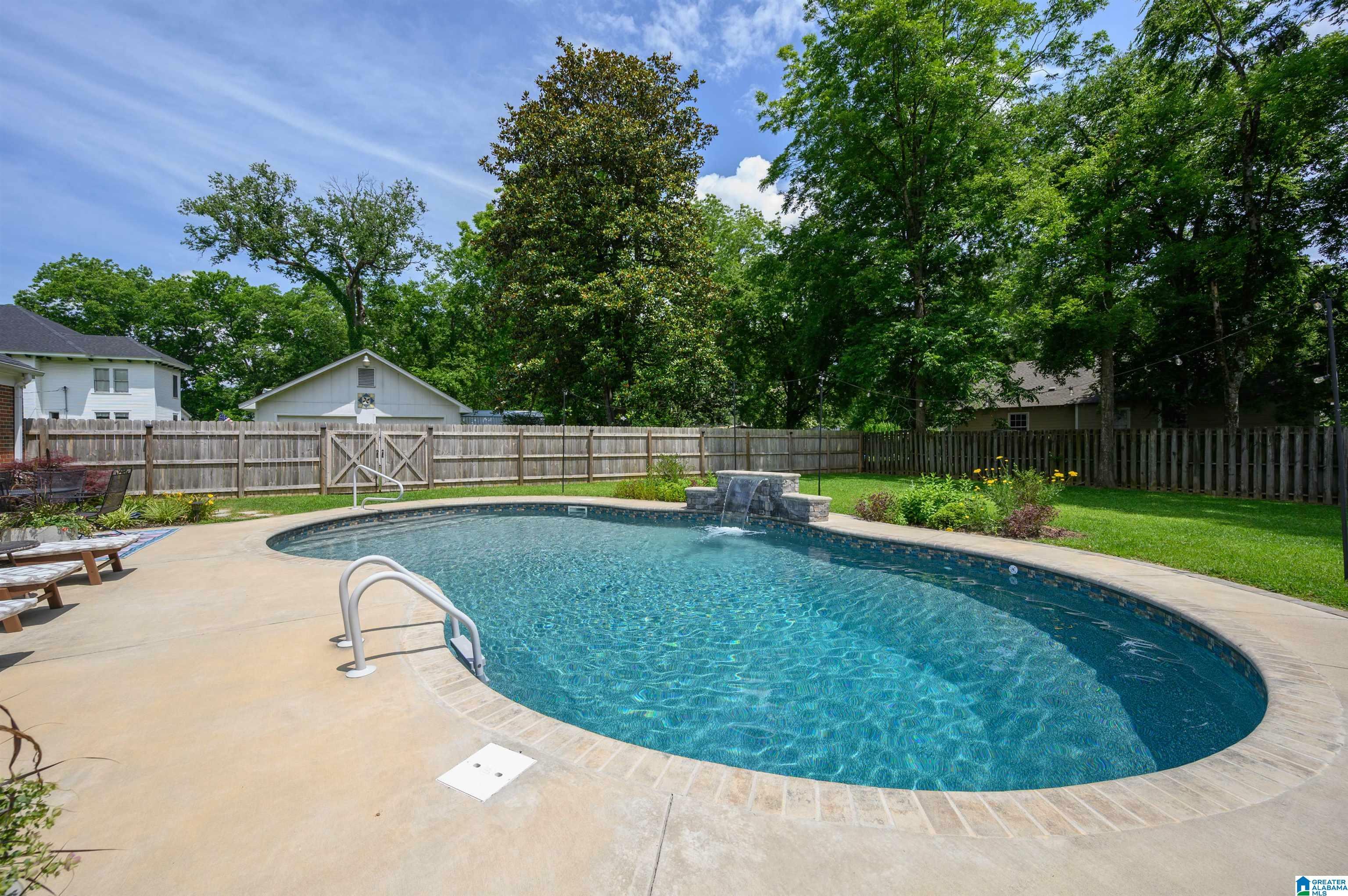 Property Photo: 1565 19th Avenue AL 35040