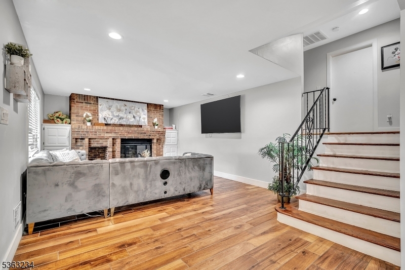 Property Photo:  39 Garwood St  NJ 08882 