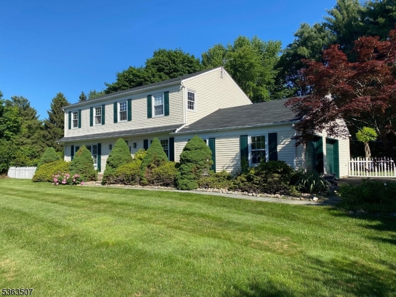 37 Flintlock Dr  Washington Twp. NJ 07853 photo