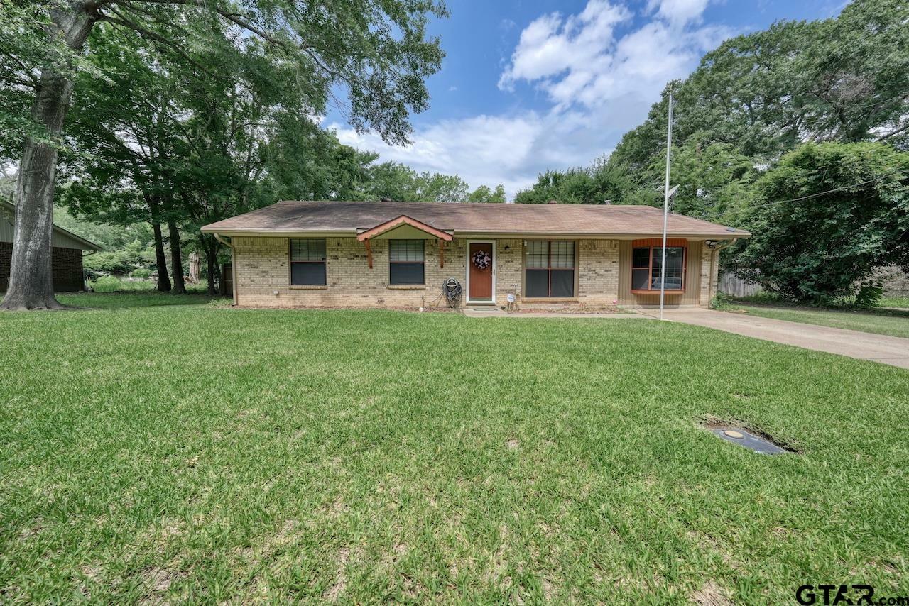Property Photo: 107 Hillcreek Street TX 75791