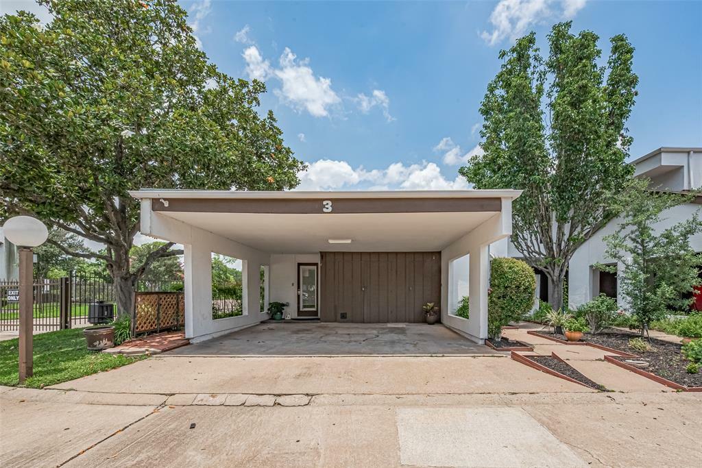 Property Photo: 7655 S Braeswood Boulevard 3 TX 77071