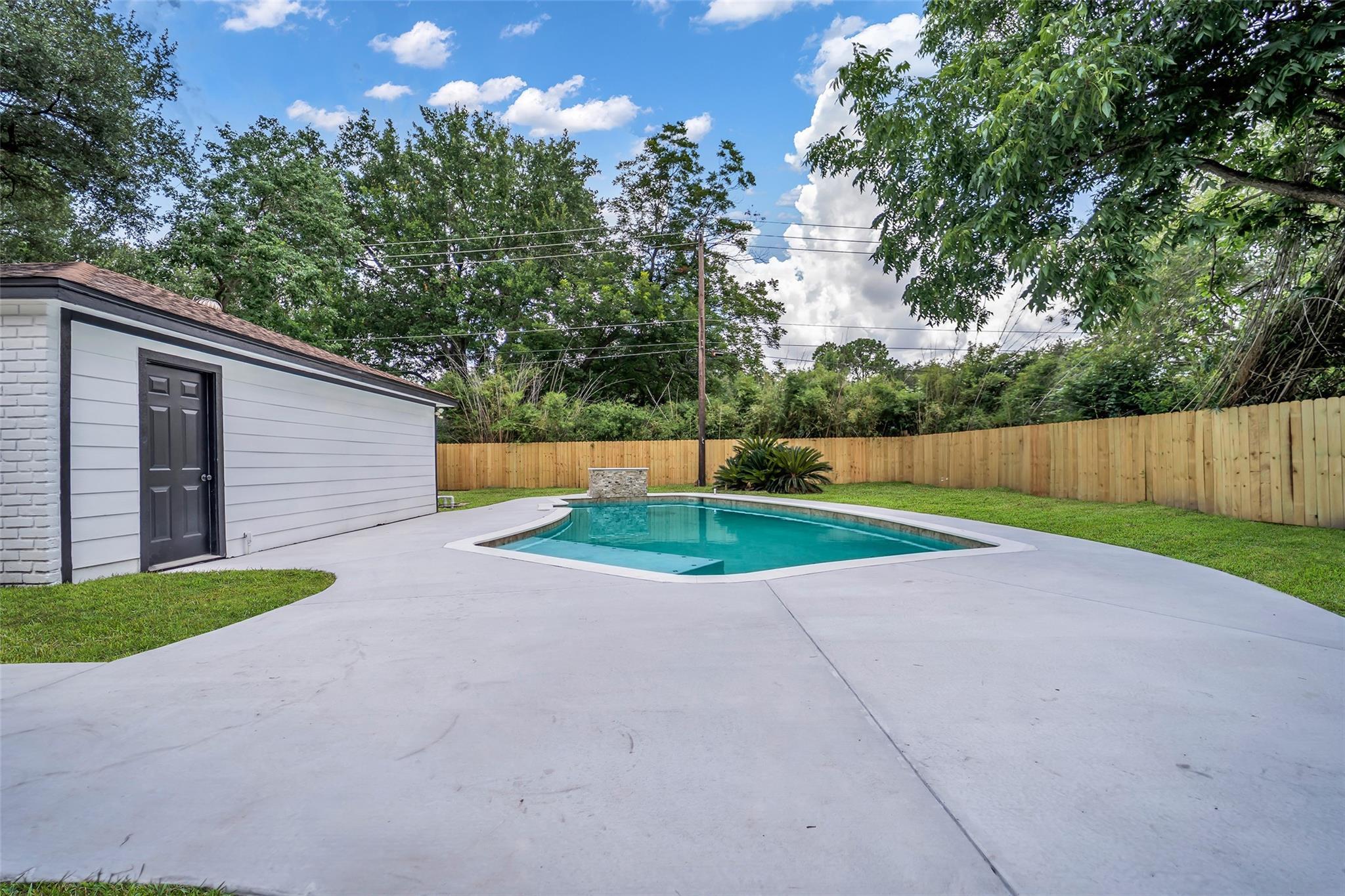 Property Photo: 15905 Lakeview Drive TX 77040