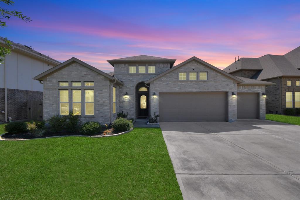 Property Photo:  2304 Tobarra Lane  TX 77573 