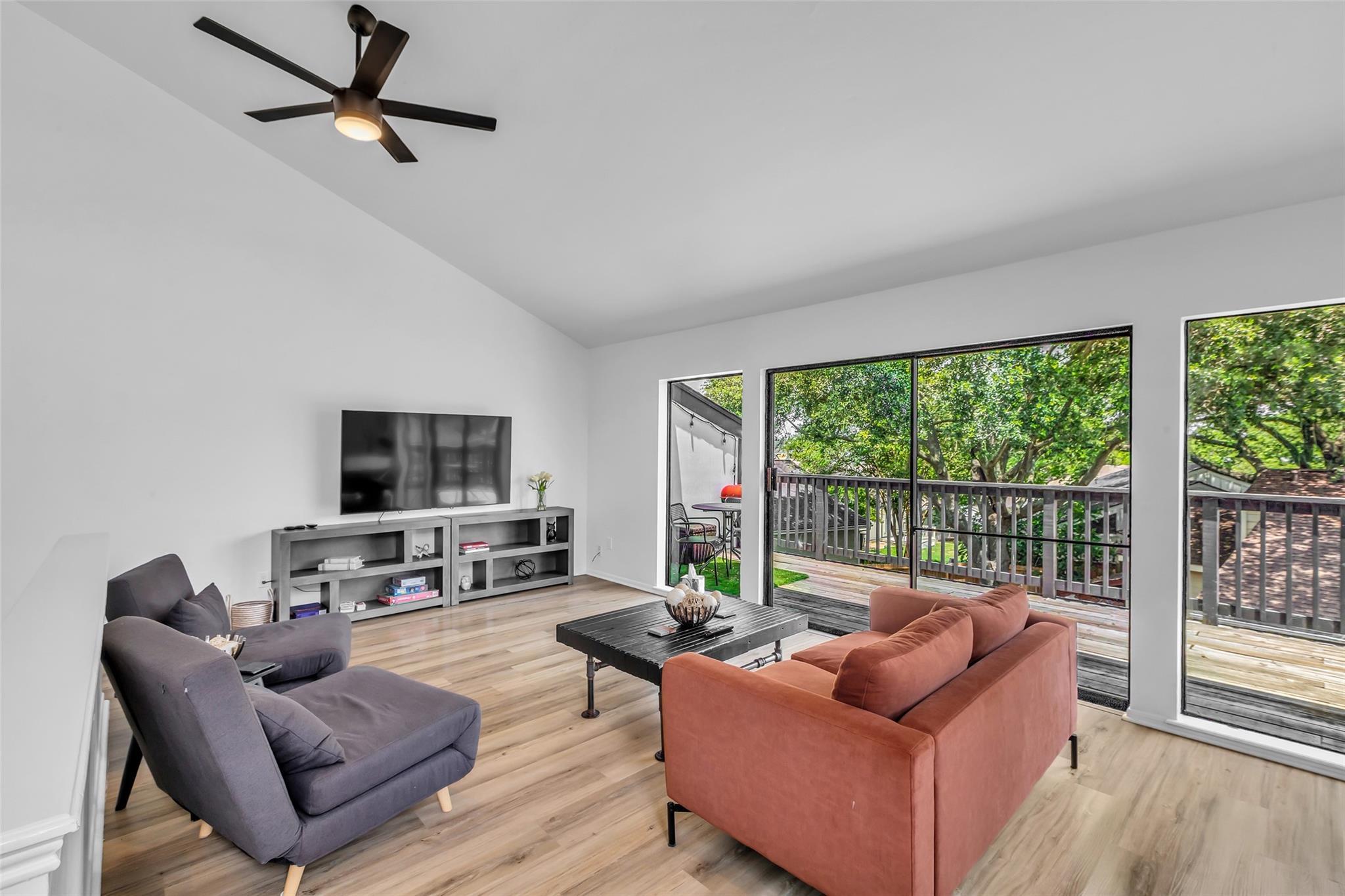 Property Photo:  60 April Point Drive N  TX 77356 