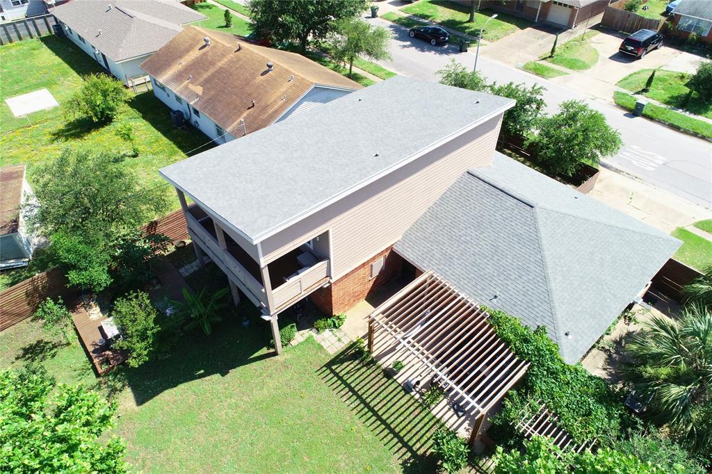 Property Photo: 2402 Pine Street TX 77551