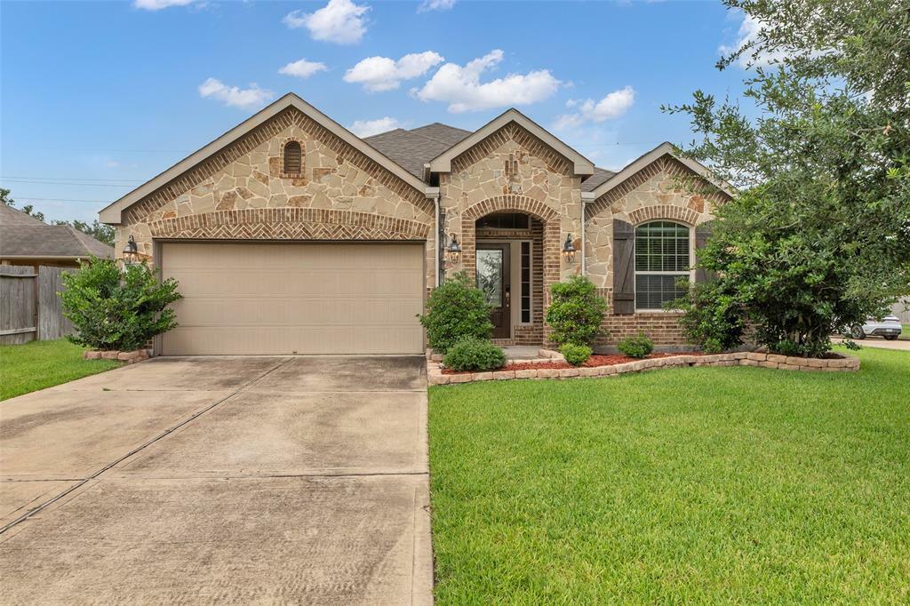 Property Photo:  3902 Raintree Village Drive  TX 77449 