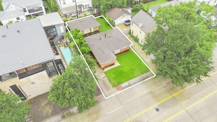 Property Photo:  6130 Kirby Drive  TX 77005 
