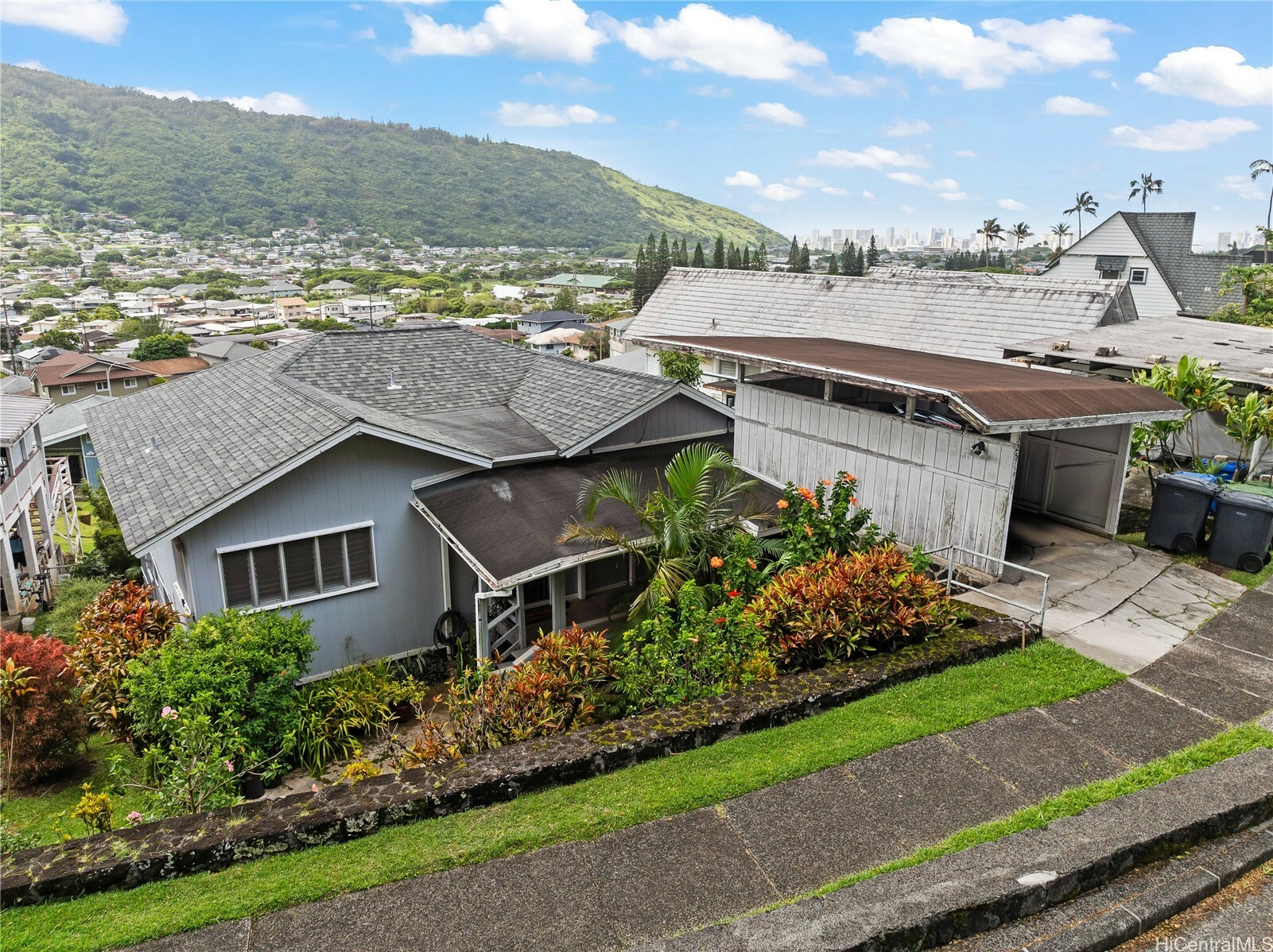 Property Photo: 3251 Oahu Avenue HI 96822