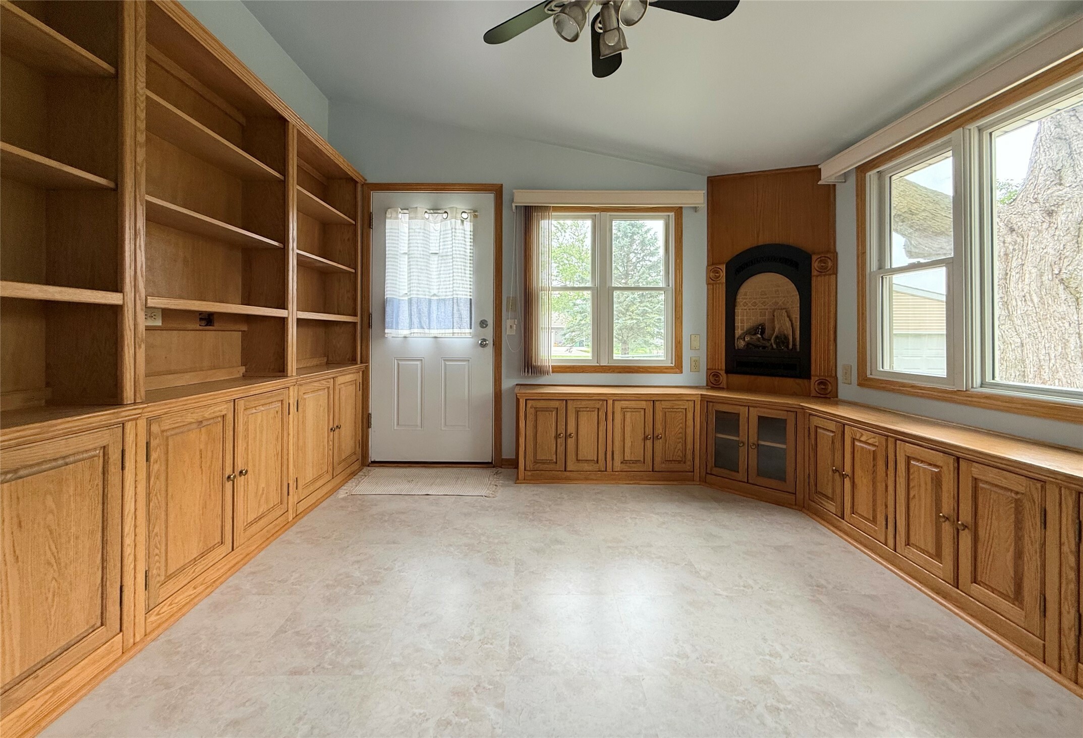Property Photo: 4530 NE 34th Court IA 50317