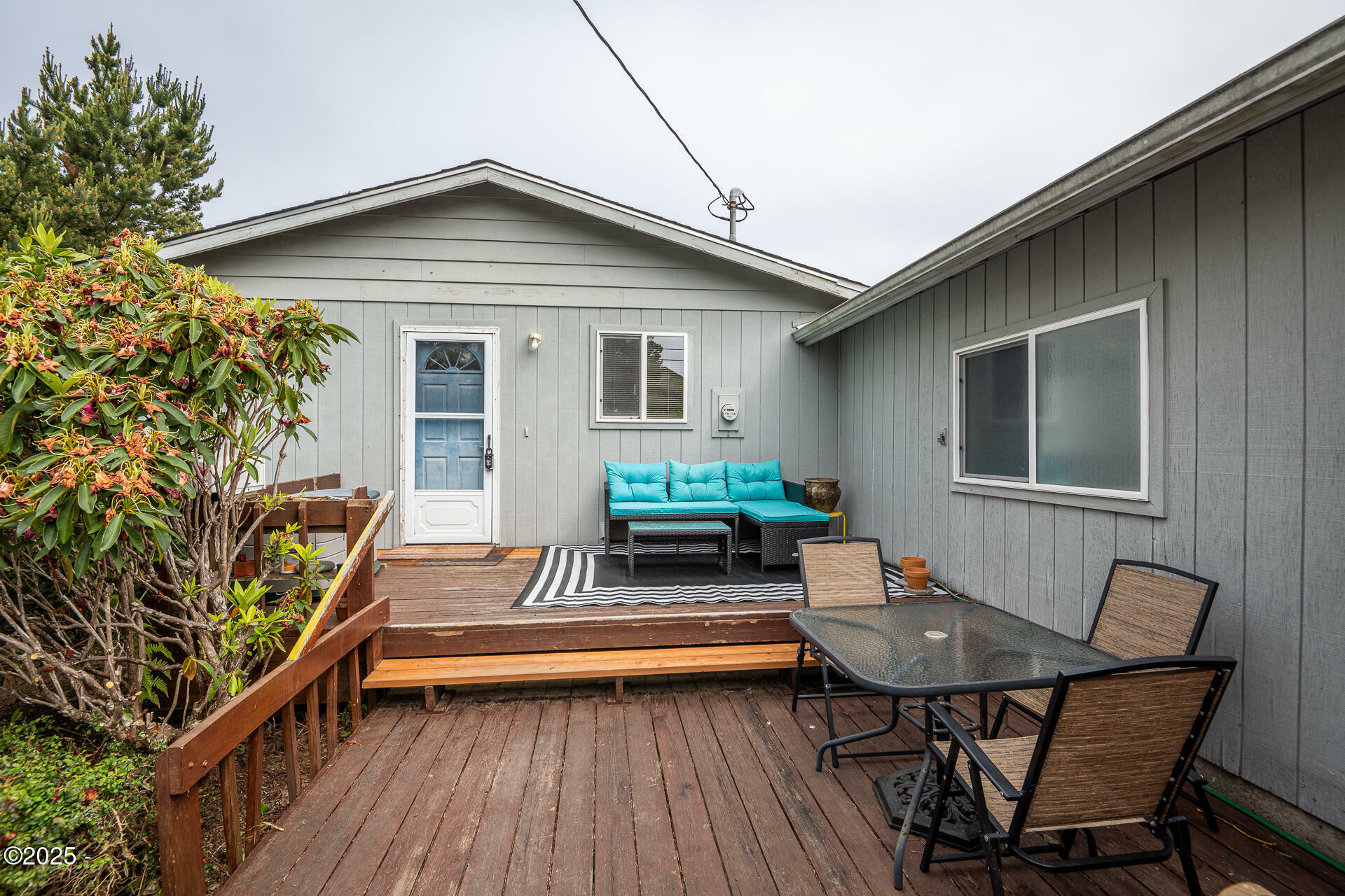 Property Photo: 3865 Evergreen Avenue OR 97341