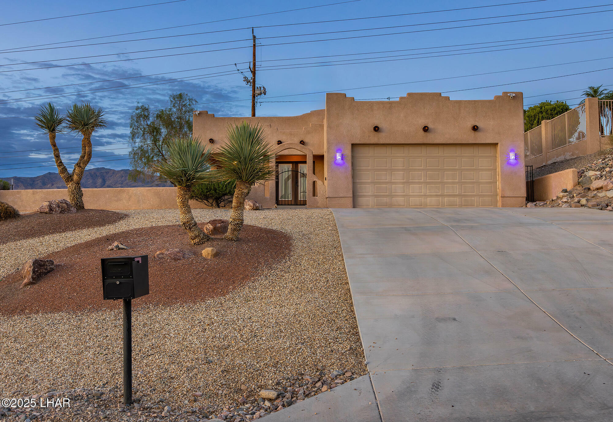 Property Photo: 1600 Mohican Dr AZ 86406