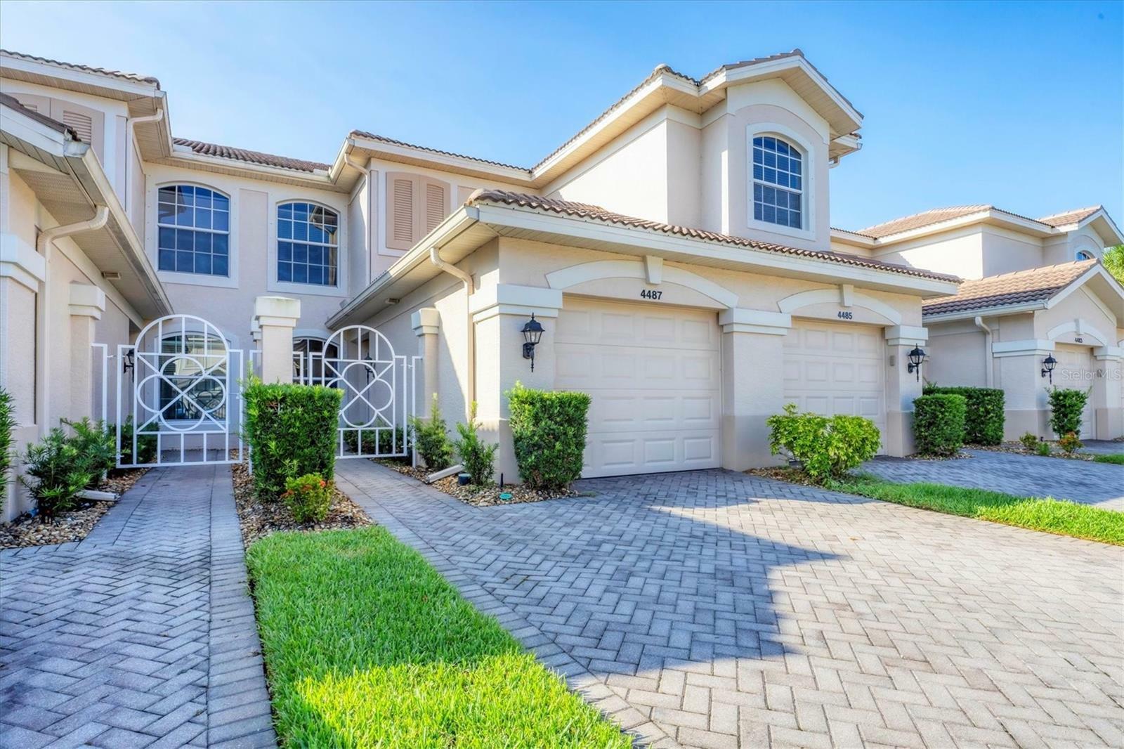 Property Photo: 4487 Cinnamon Drive 2604 FL 34238