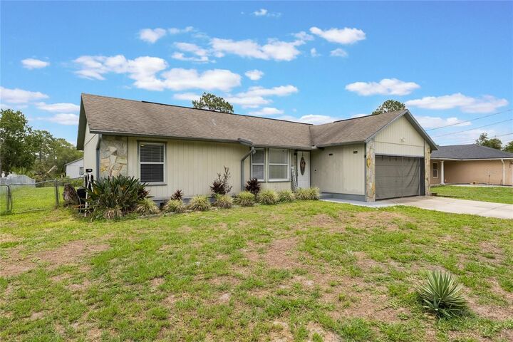 Property Photo:  1785 6th Avenue  FL 32724
