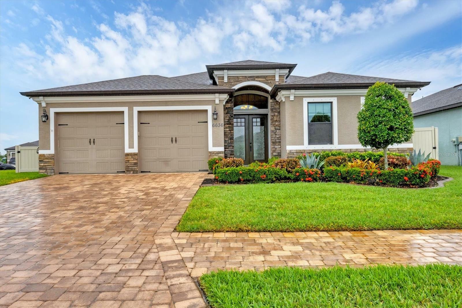 Property Photo: 6636 35th Court E FL 34243