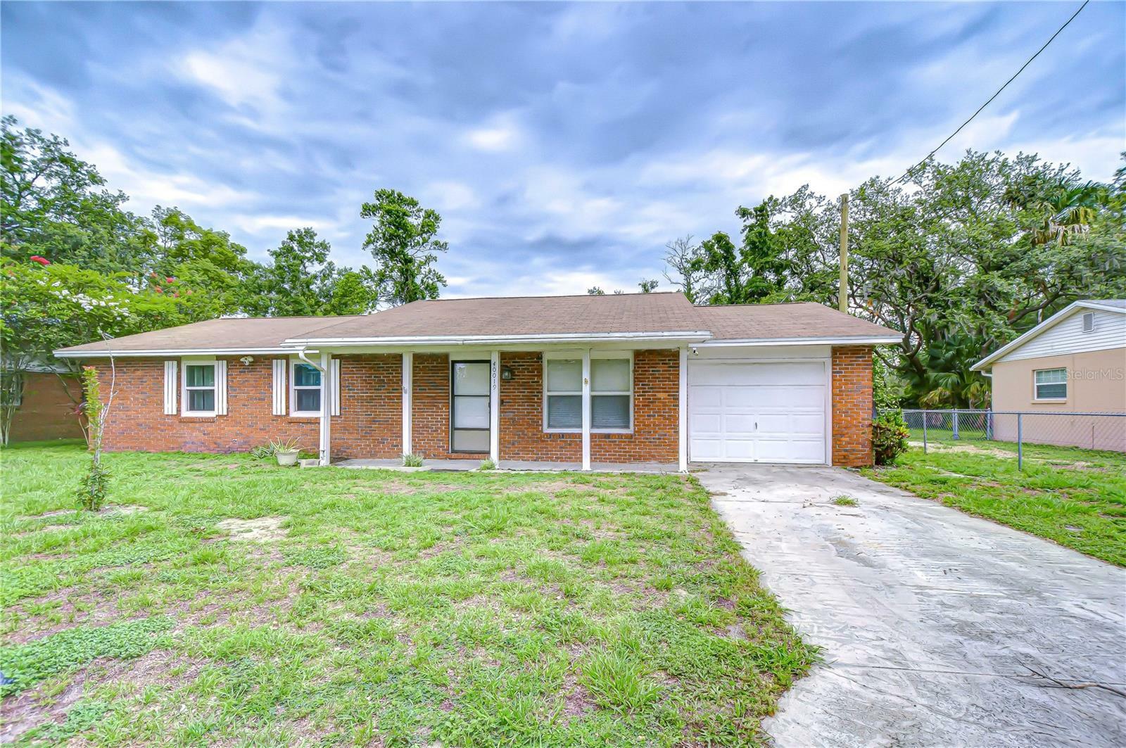 Property Photo: 40019 Pretty Redbird Road FL 33540
