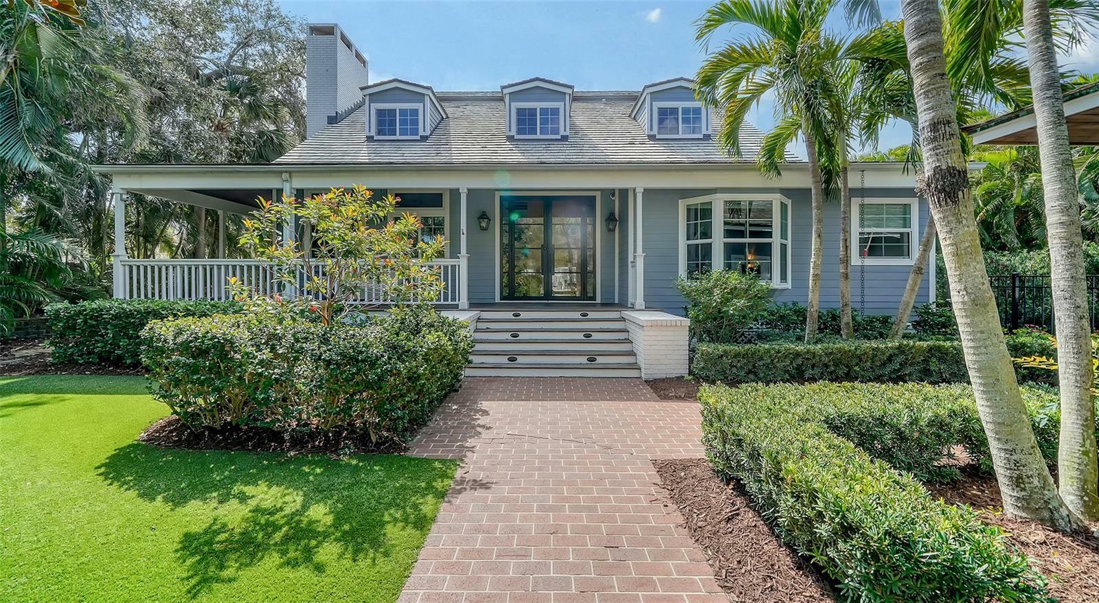 Property Photo:  1774 Cherokee Drive  FL 34239 