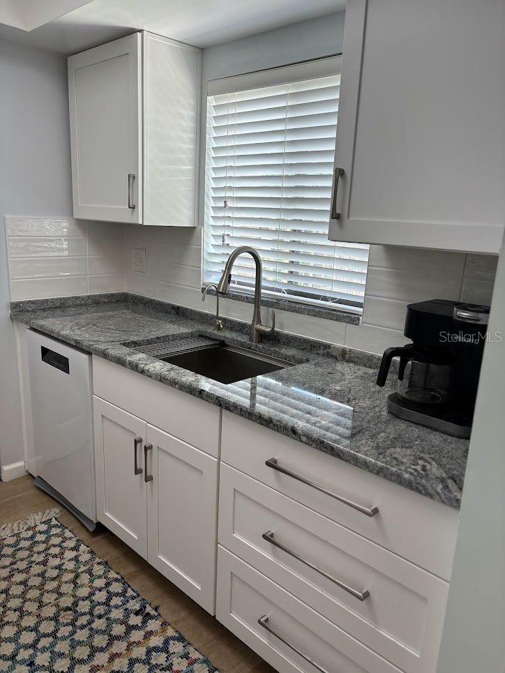 Property Photo: 1055 6th Avenue A11 FL 32960