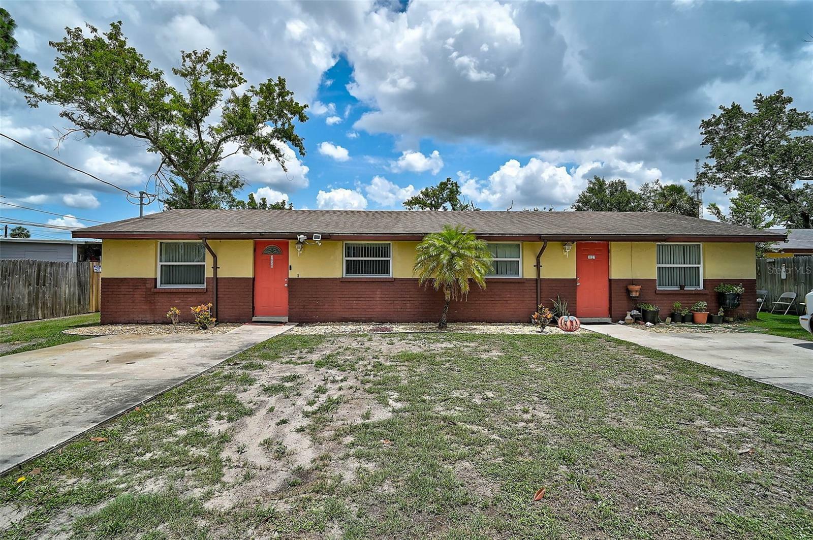 Property Photo: 3027 46th Avenue W FL 34207
