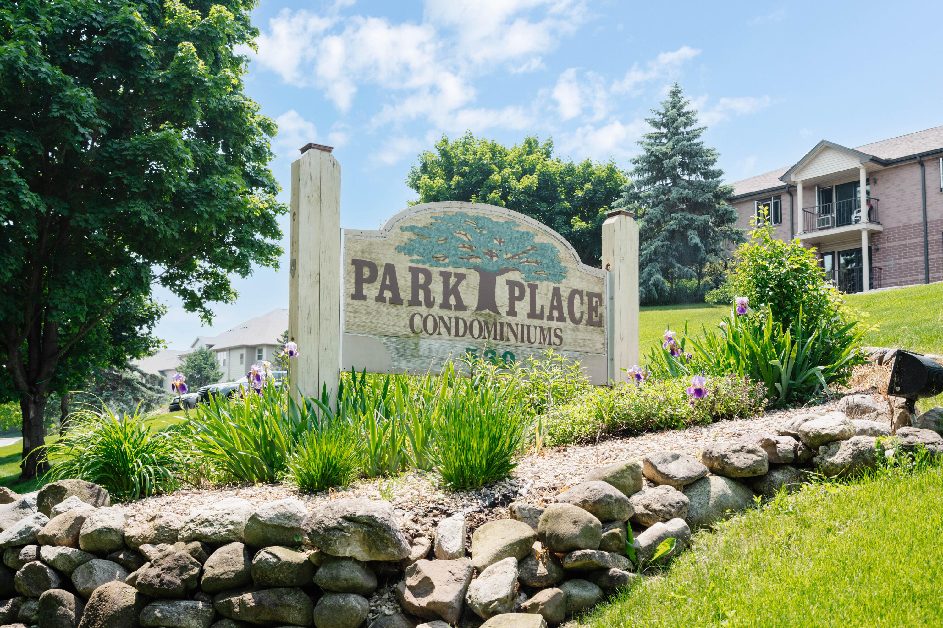 Property Photo: 530 N Silverbrook Dr 337 WI 53090