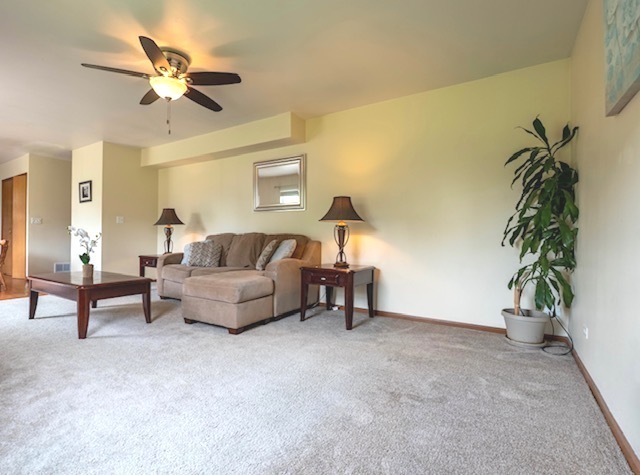 Property Photo:  1413 N Metropolitan Avenue  IL 60085 
