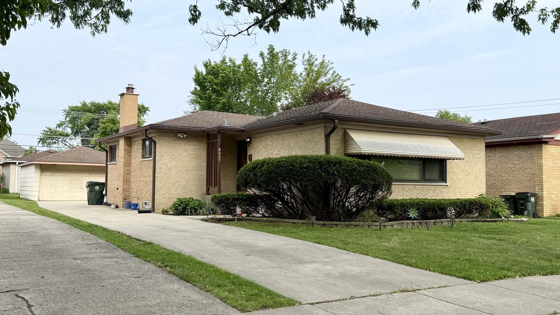 Property Photo:  8507 N Olcott Avenue  IL 60714 