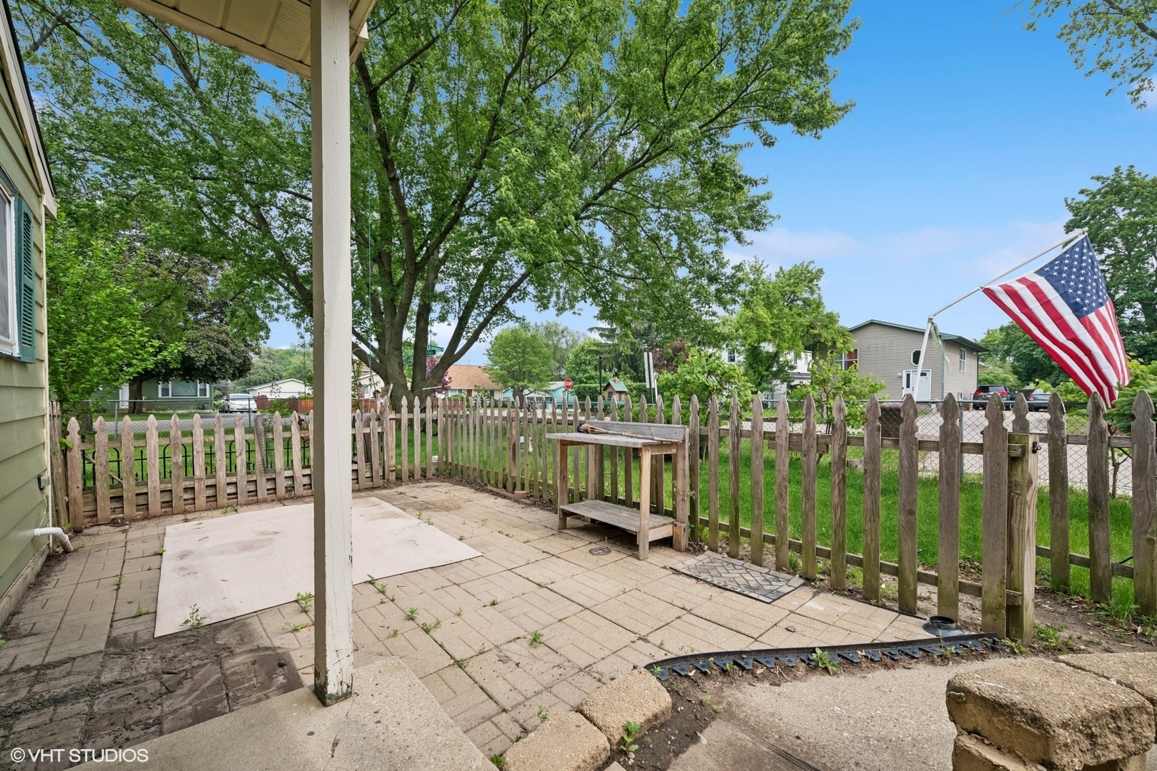 Property Photo:  908 Diana Court  IL 60073 