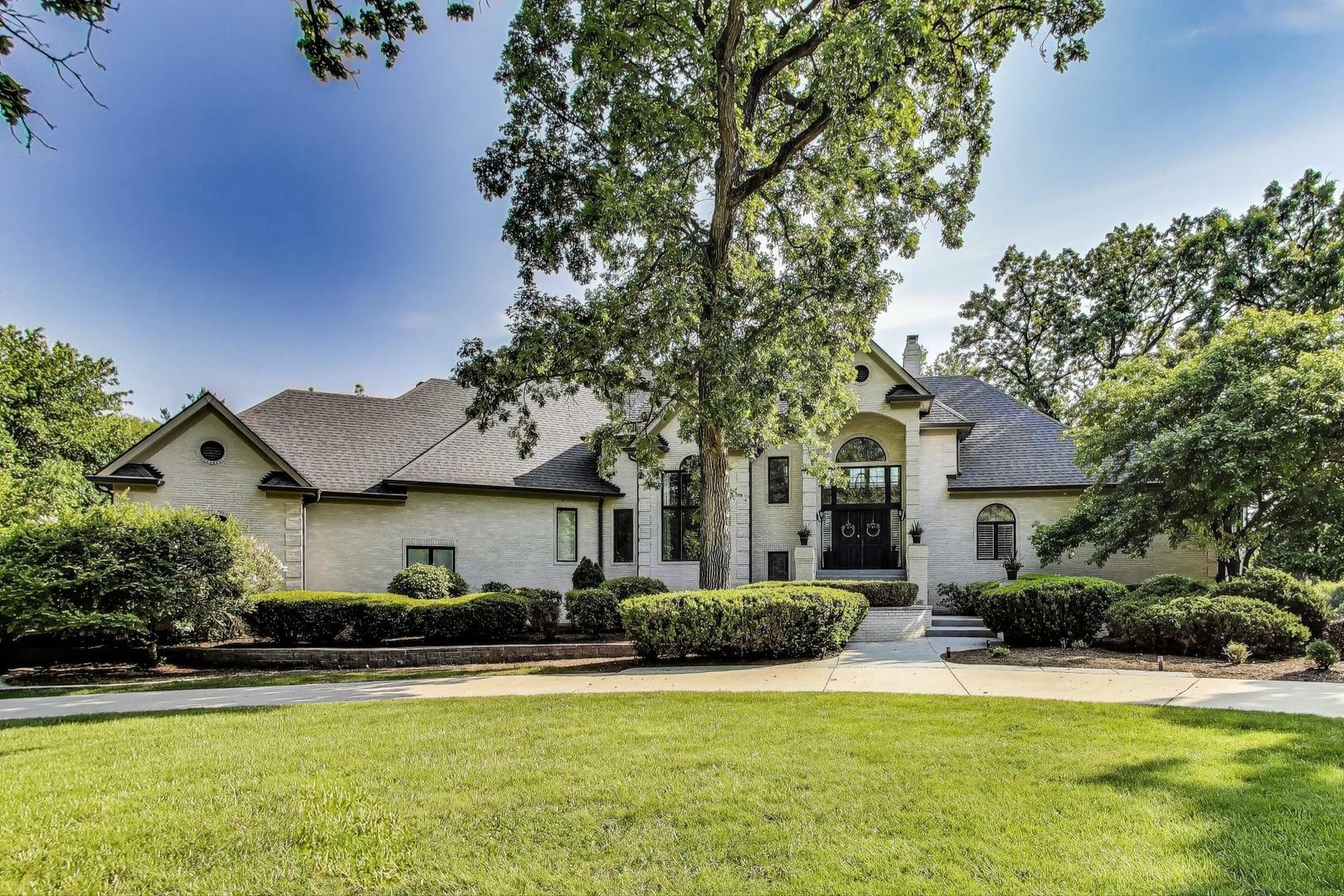 Property Photo:  17N431 Oak Knoll Lane  IL 60118 
