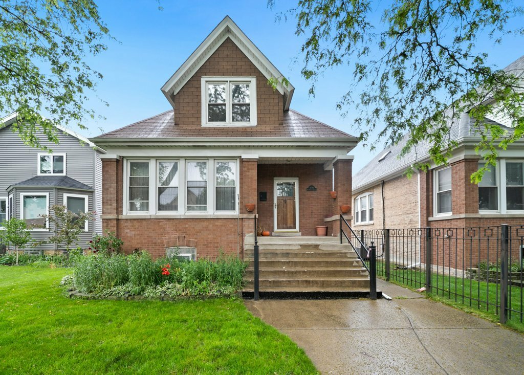 Property Photo:  4646 W Montana Street  IL 60639 