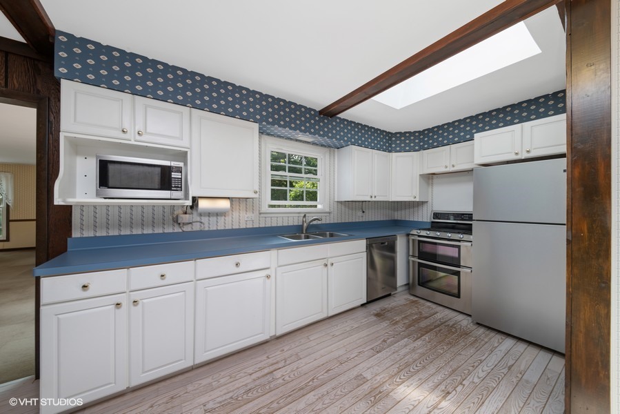 Property Photo: 2301 N Williamsburg Street IL 60004