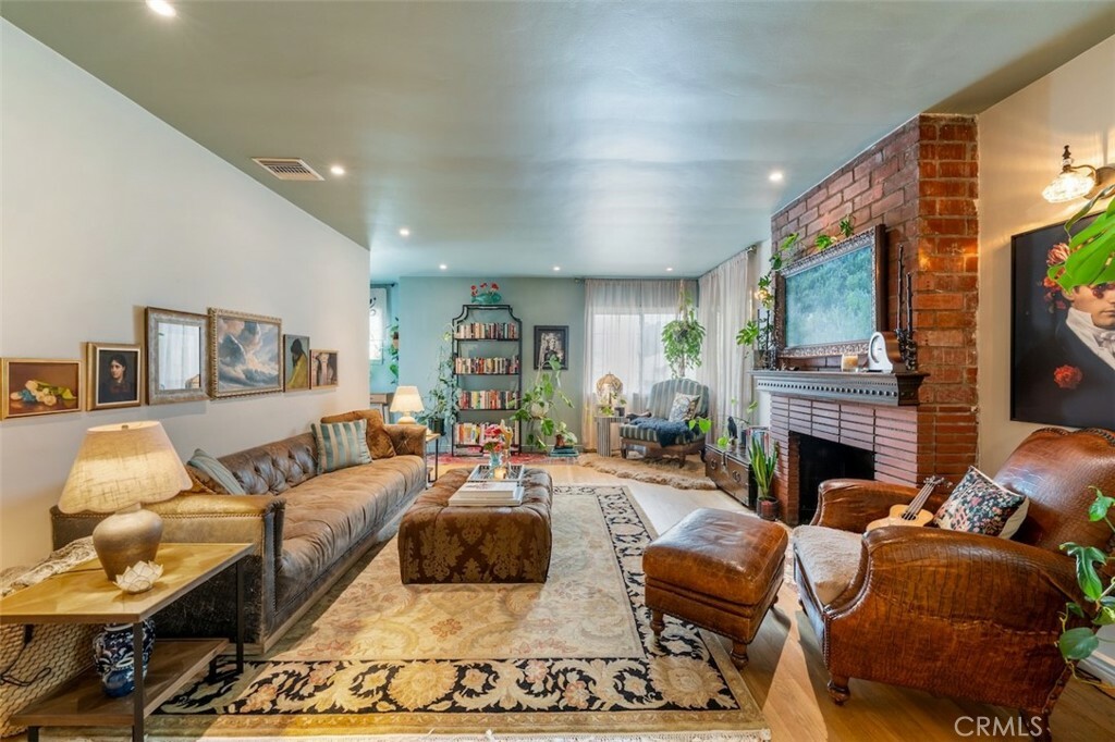 Property Photo: 6262 Saylin Lane CA 90042