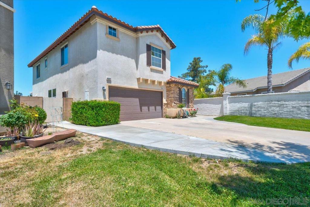 Property Photo: 45377 Aguila Ct CA 92592