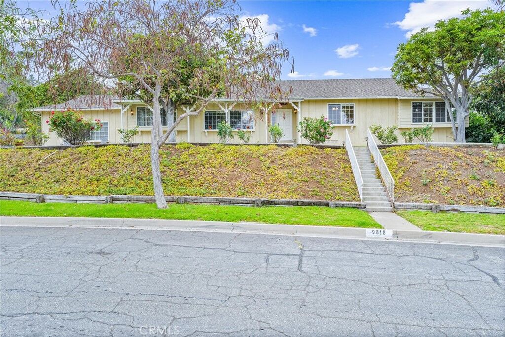 Property Photo:  9818 Capulet Avenue  CA 90603 