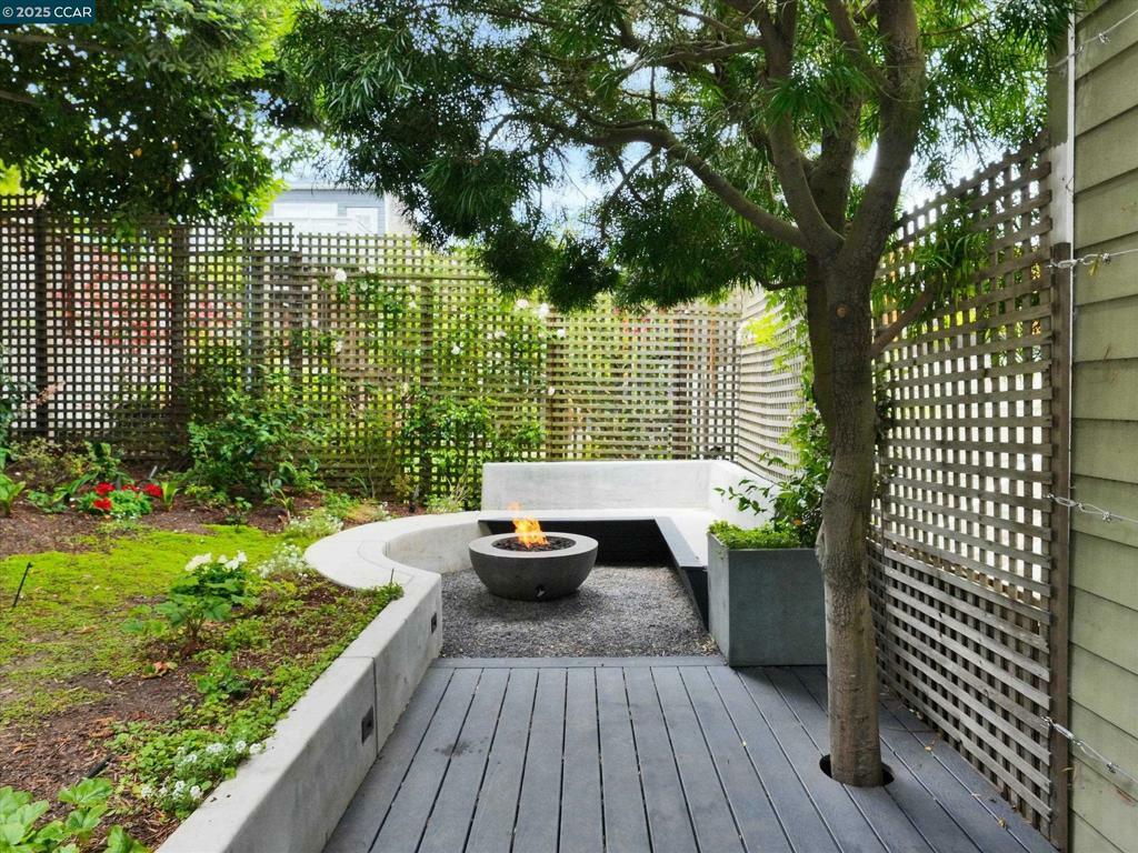 Property Photo: 712 Wisconsin St CA 94107