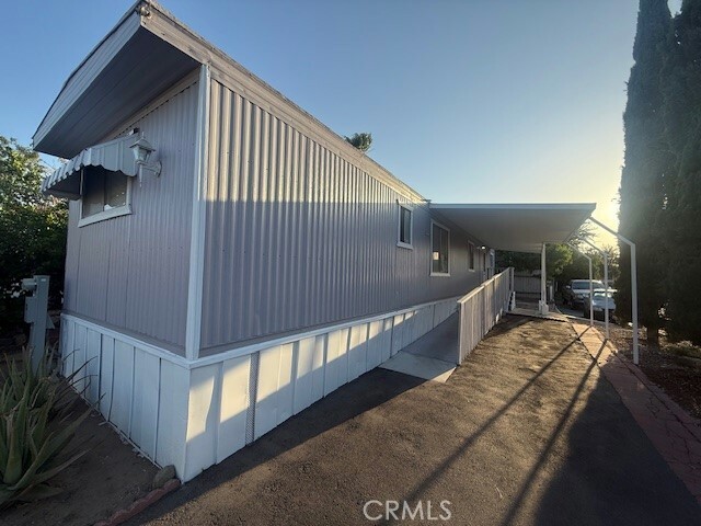 Property Photo: 995 Pomona 88 CA 92882