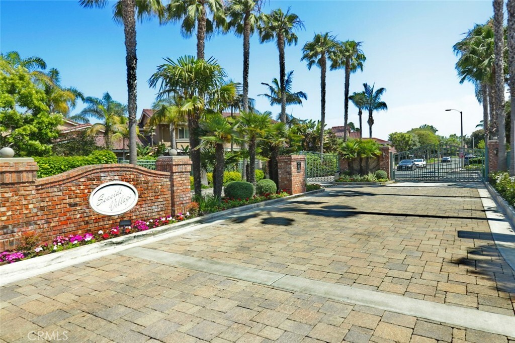 7825 Seaglen Drive  Huntington Beach CA 92648 photo