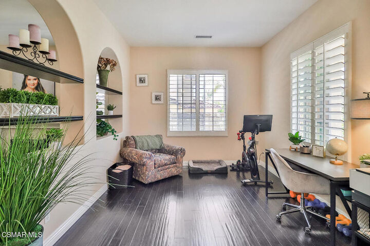 Property Photo: 5269 Via Jacinto CA 91320