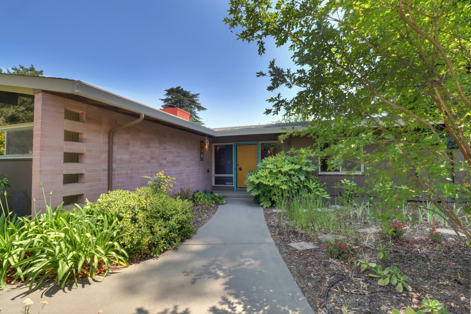 Property Photo: 736 Elmwood Drive CA 95616