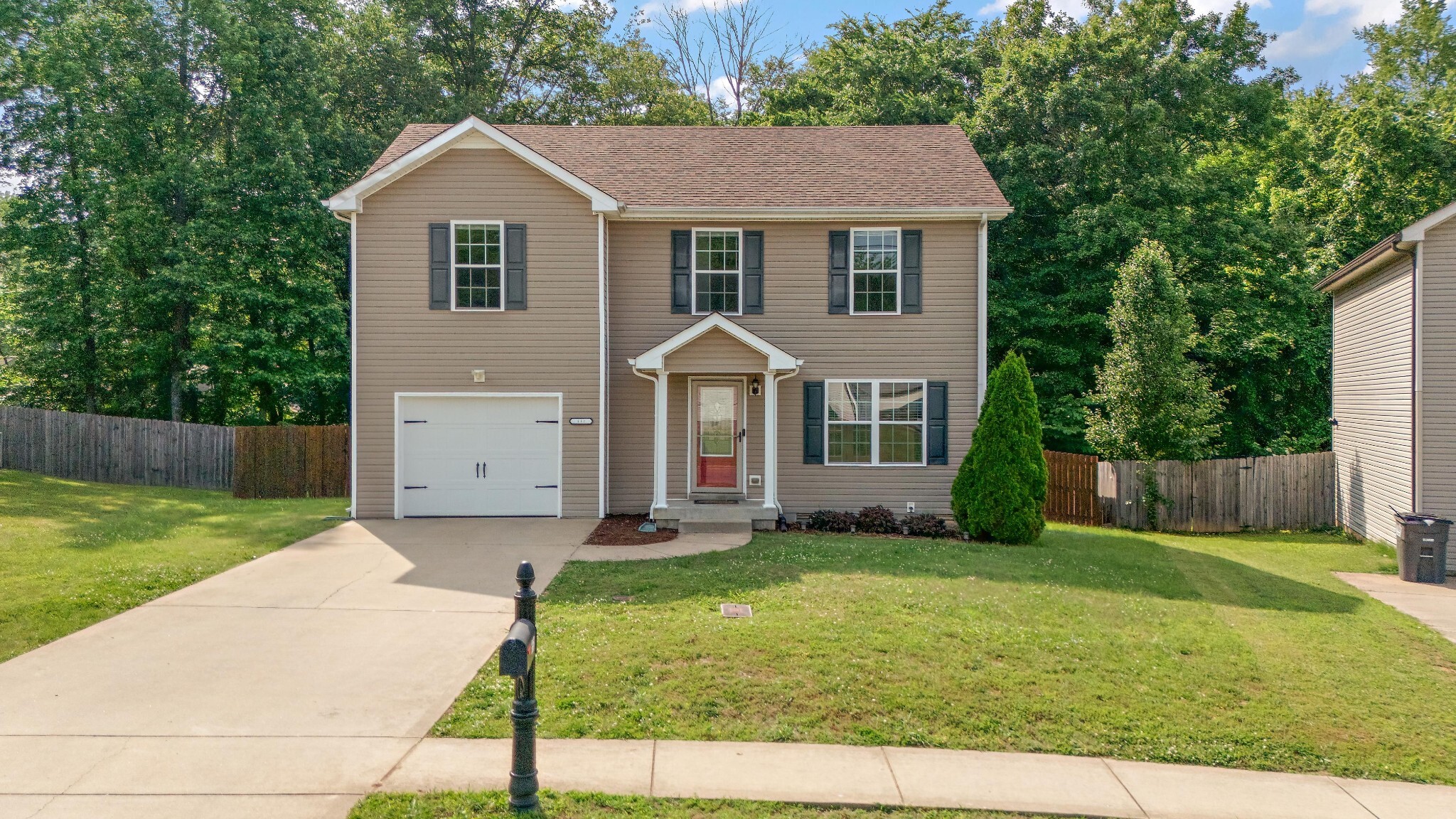552 Magnolia Dr  Clarksville TN 37042 photo