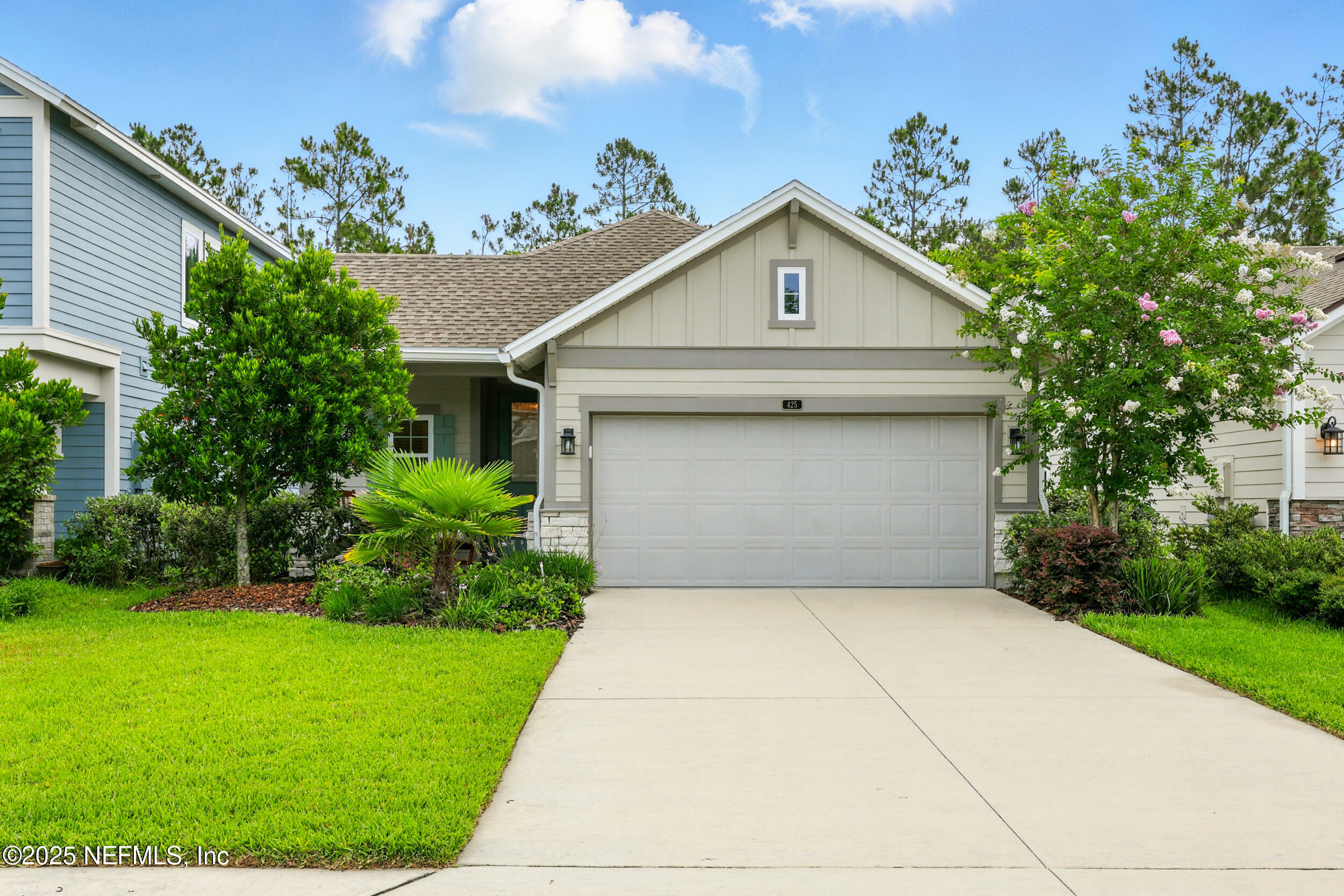 Property Photo: 425 Union Hill Drive FL 32081