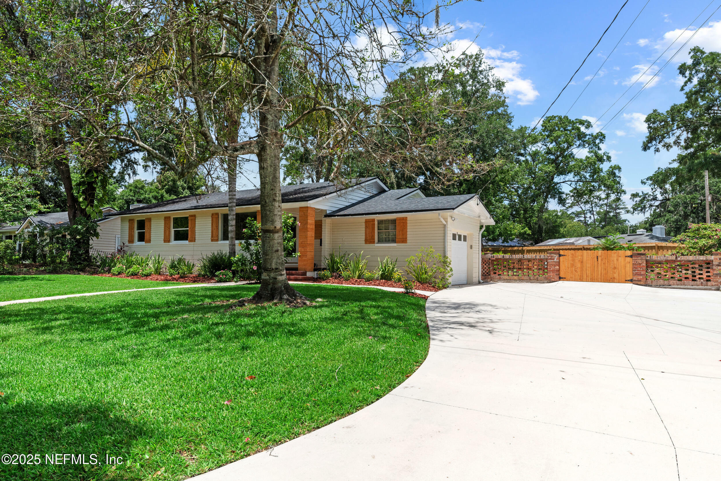 Property Photo: 4420 Milam Road FL 32210
