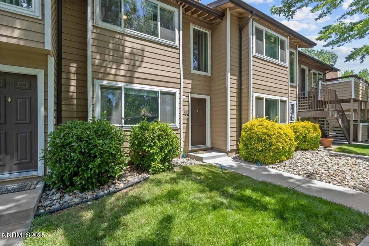 Property Photo:  423 Barclay Ct  NV 89511 