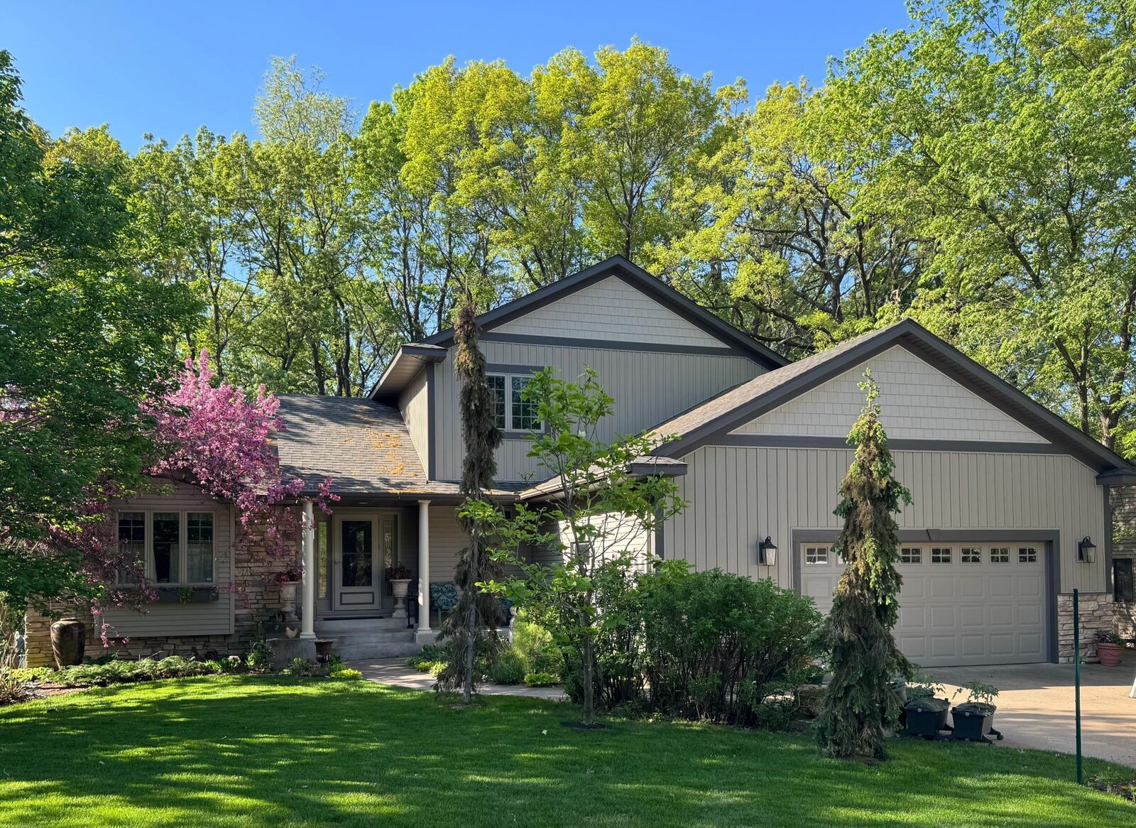Property Photo: 1110 Partridge Lane N WI 54016