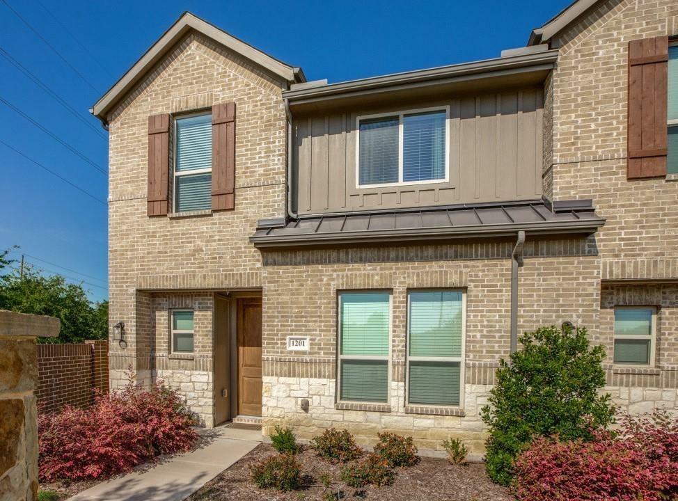 Property Photo: 1201 Pebblebrook Drive TX 75071