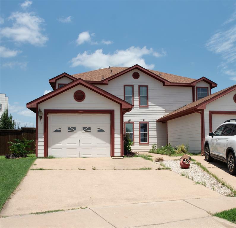 Property Photo: 7518 Kings Trail TX 76133
