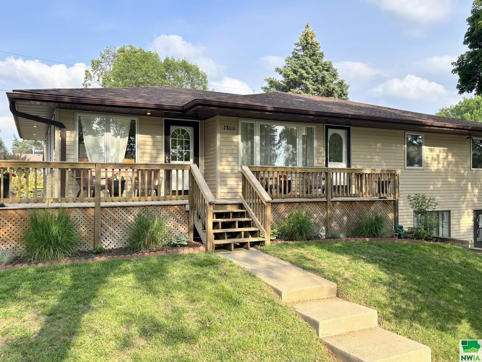 Property Photo: 2800 S Lemon St IA 51106