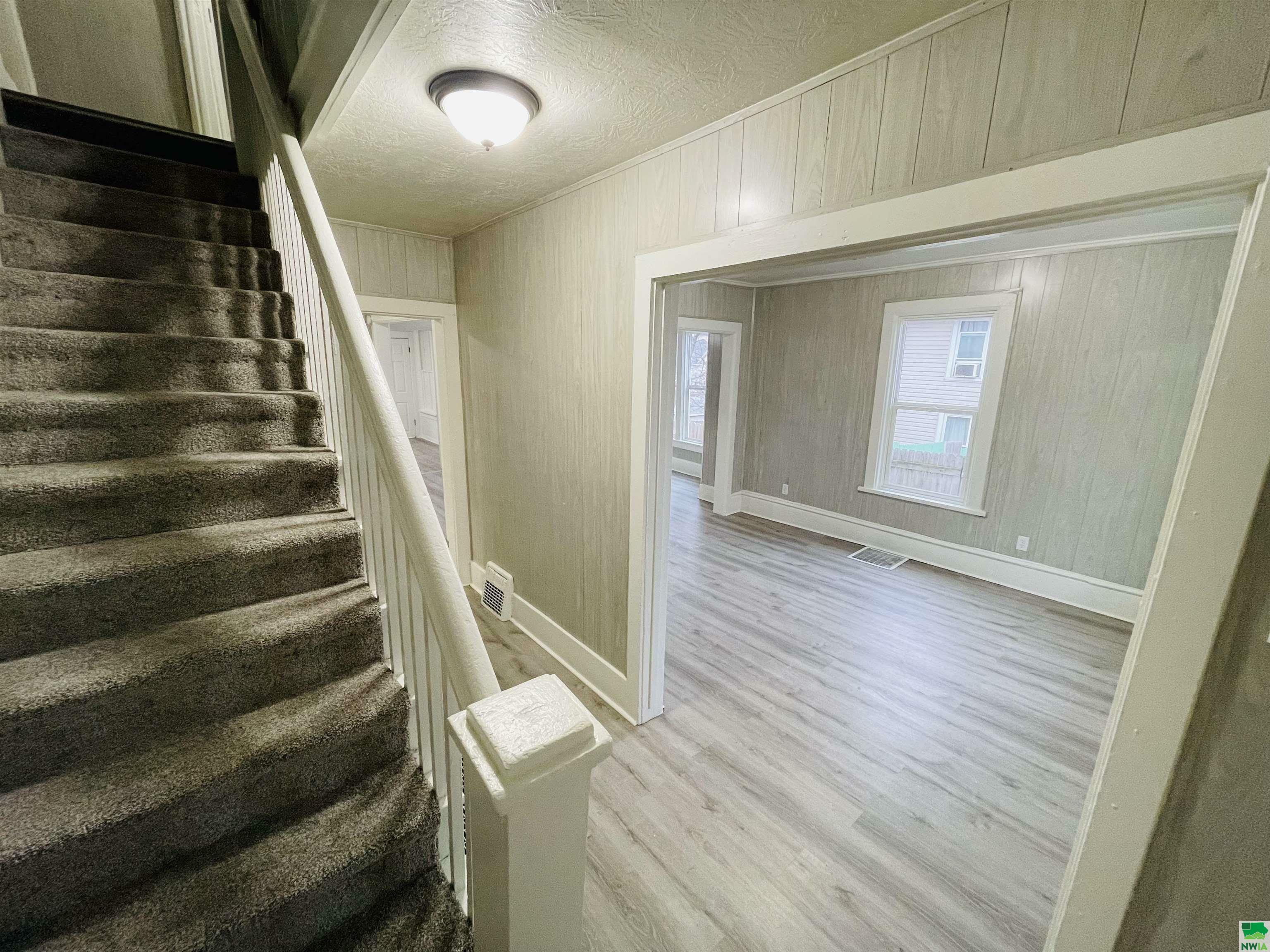 Property Photo: 916 15th St IA 51105