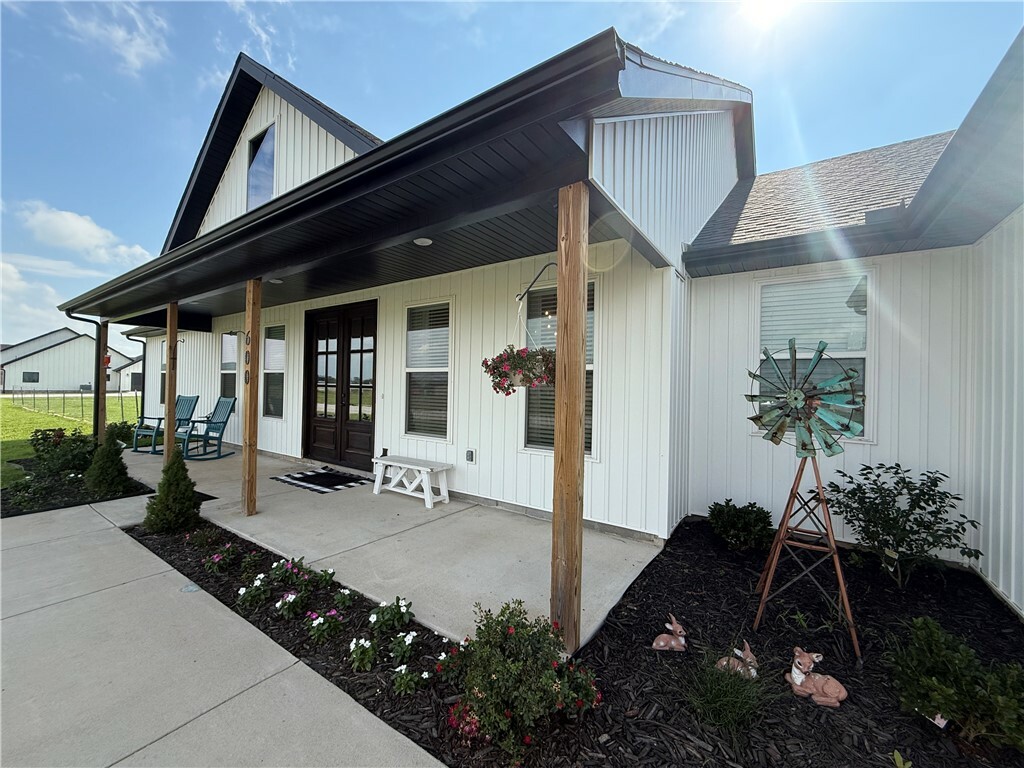 Property Photo:  600 Madison 7353  AR 72738 