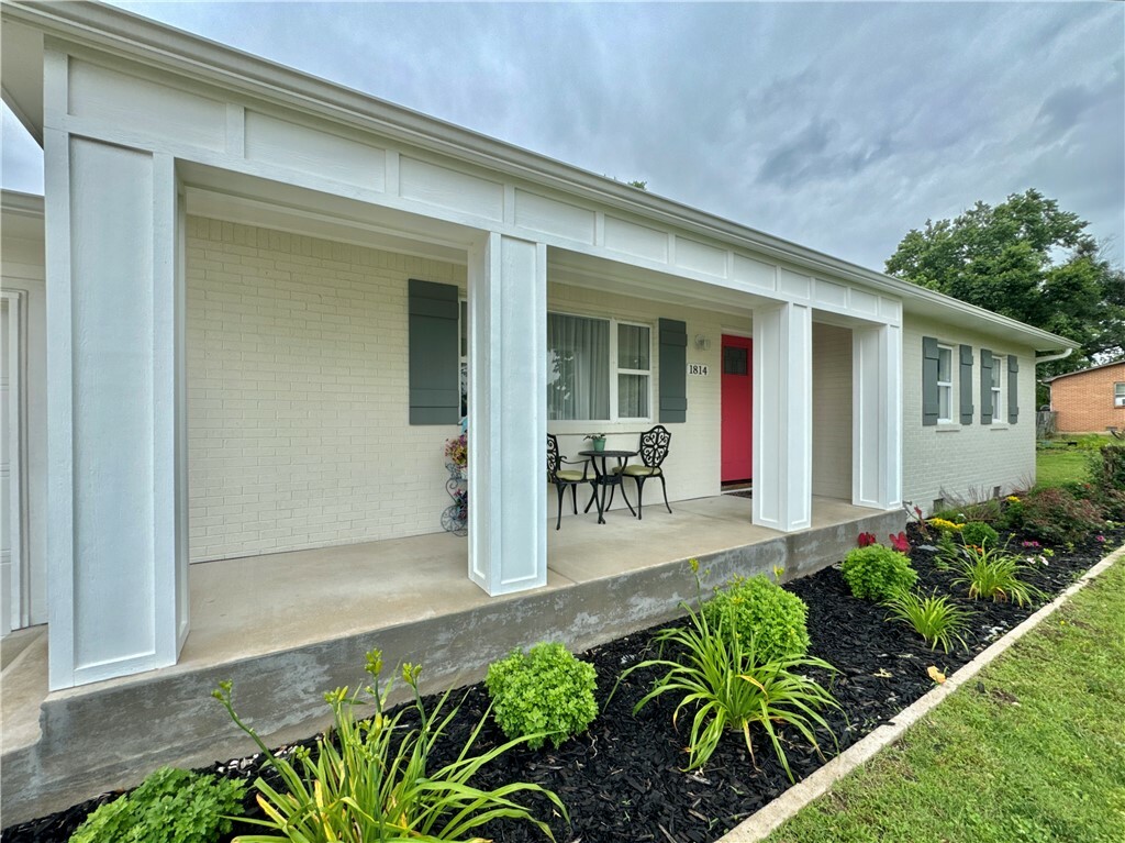 Property Photo: 1814 S 11th Street AR 72756