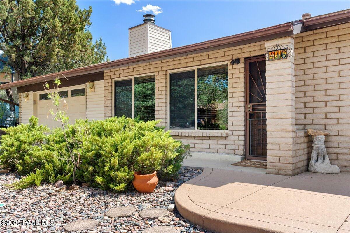 Property Photo: 416 Hillcrest Drive AZ 86303